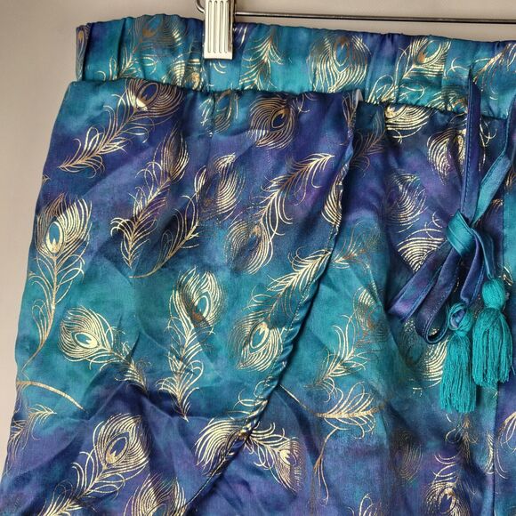 Disney Aladdin Pajama Shorts Womens 2XL Princess Jasmine Satin Metallic Feathers - Picture 4 of 12